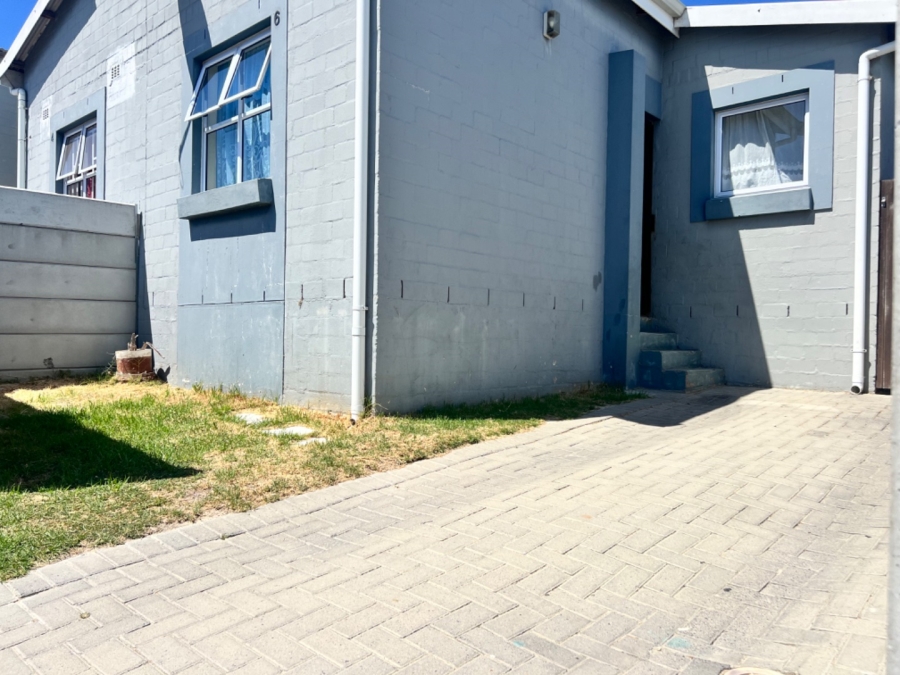 2 Bedroom Property for Sale in Fountain Village Western Cape